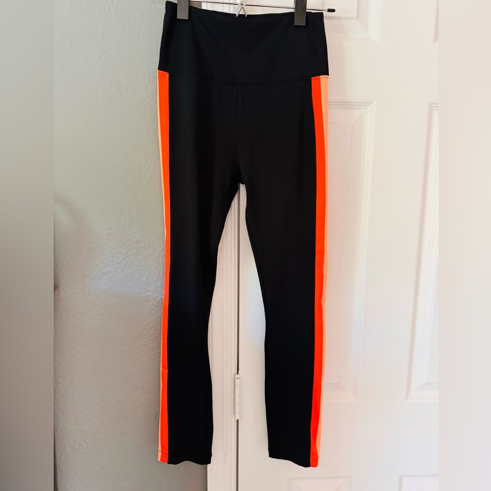 Lou & Gray Luvstretch side pocket Athletic Leggings